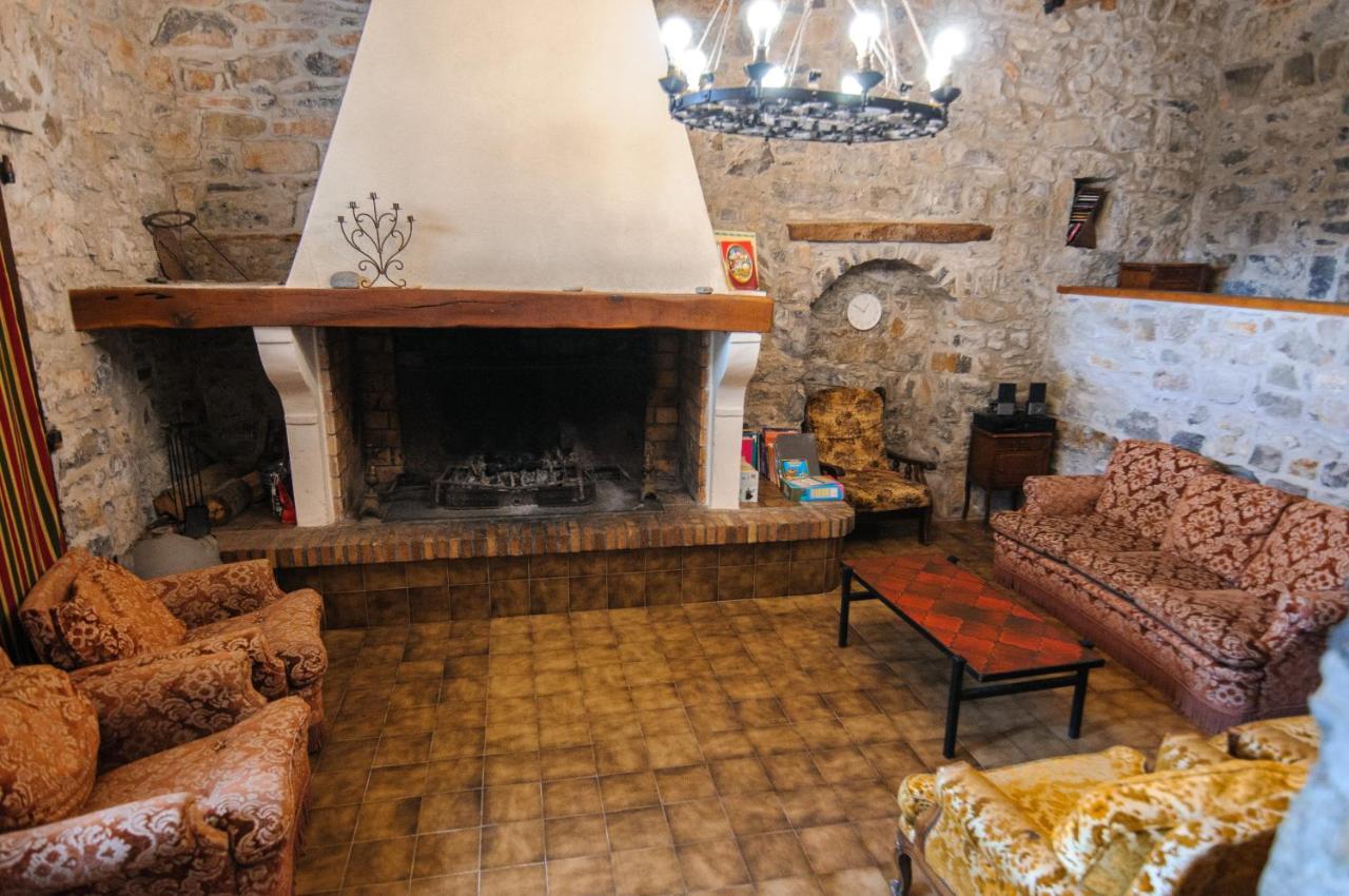 Chateau Le Villarel Brissac Esterno foto